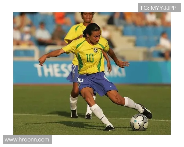 世界顶级女足球员盘点:从玛塔到梅根拉皮诺历程与成就分析 世界顶级女足球员盘点:从玛塔到梅根拉皮诺历程与成就分析