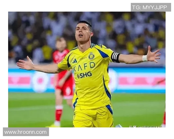 足球明星璀璨星空：那些让世界瞩目的足球传奇与新星崛起之路