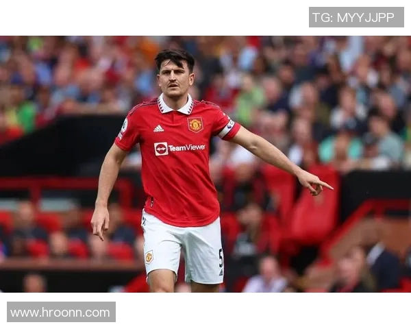 足球教练意外调换球星引发赛场风云转会风波不断升级