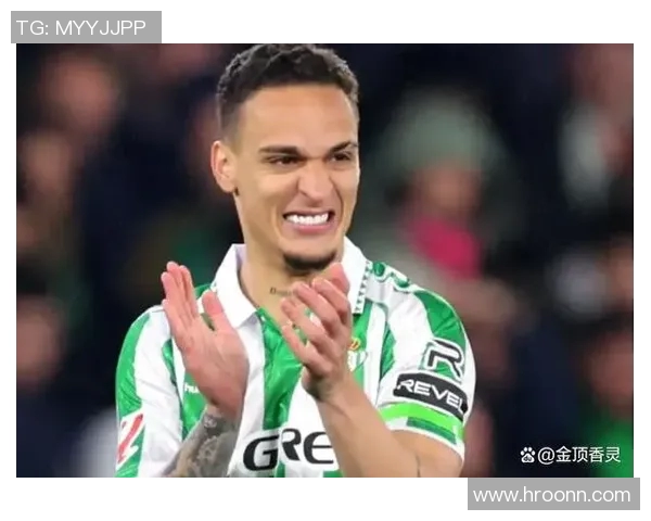 足球球星惊艳转头动作引爆全场瞬间展现力量与优雅魅力 足球球星惊艳转头动作引爆全场瞬间展现力量与优雅魅力